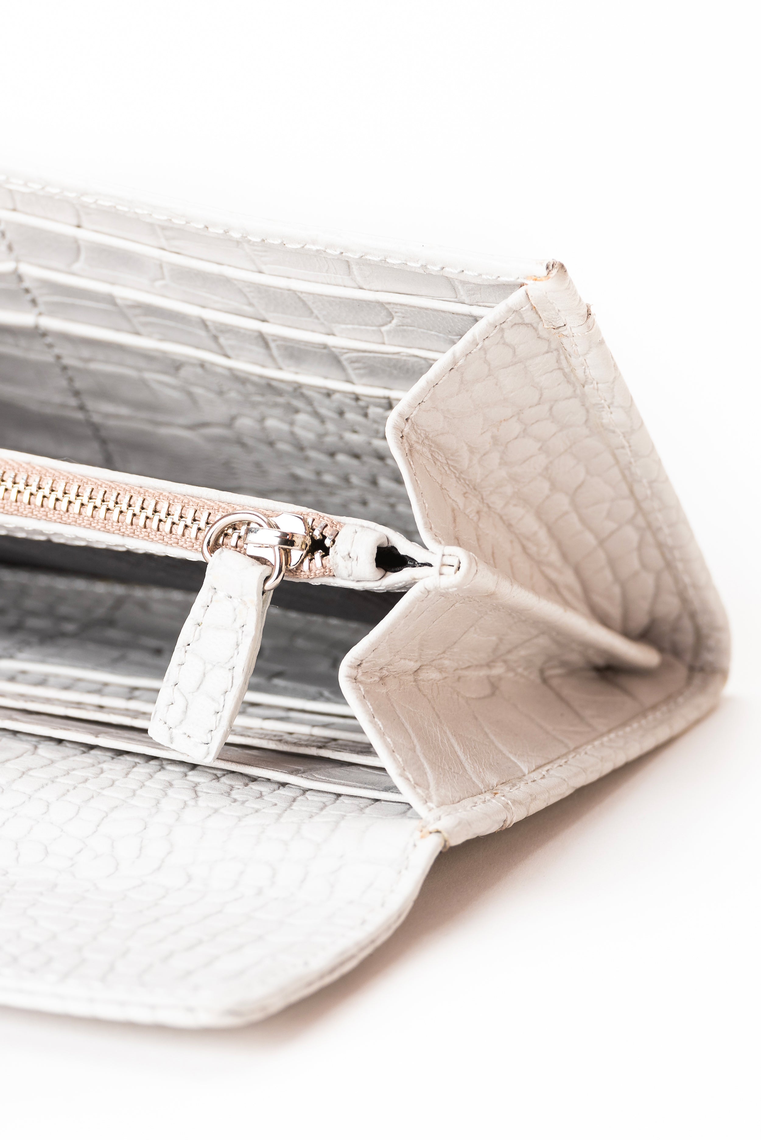 The Sultan Wallet - White Embossed